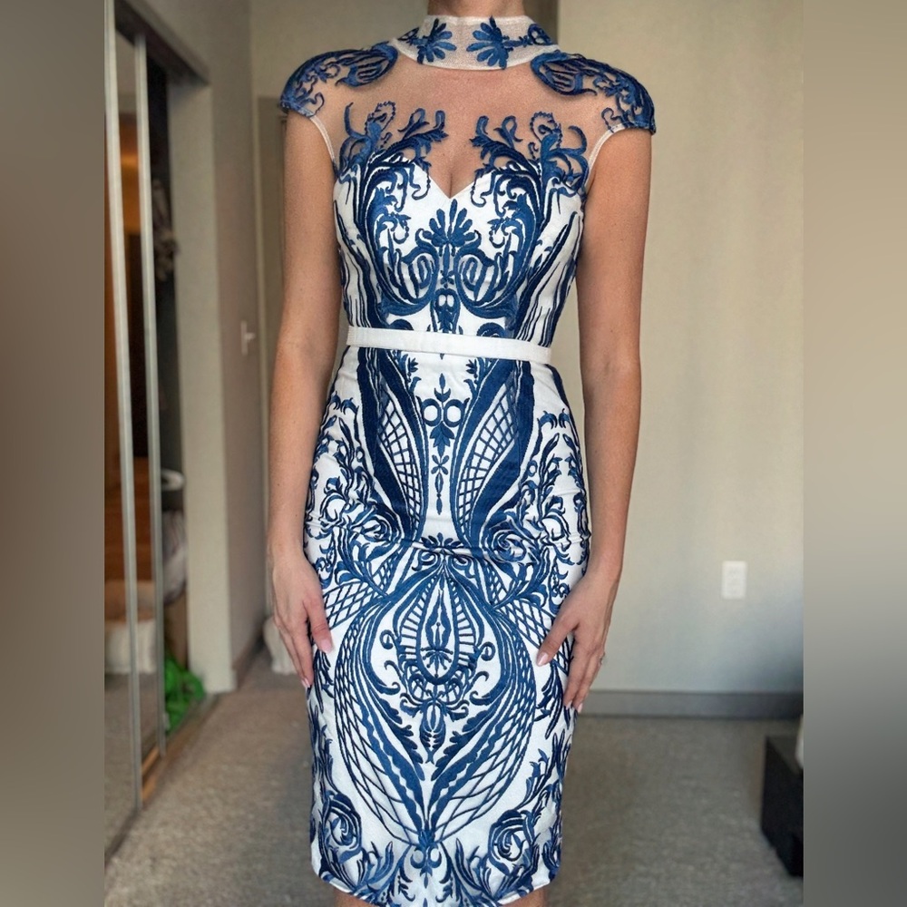 Bariano Midi embroidered dress - brand new with tags